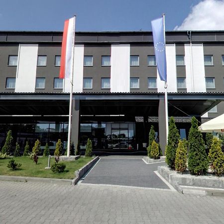 Express Krakow Hotel Buitenkant foto