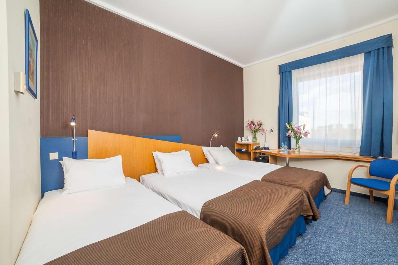 Express Krakow Hotel Buitenkant foto