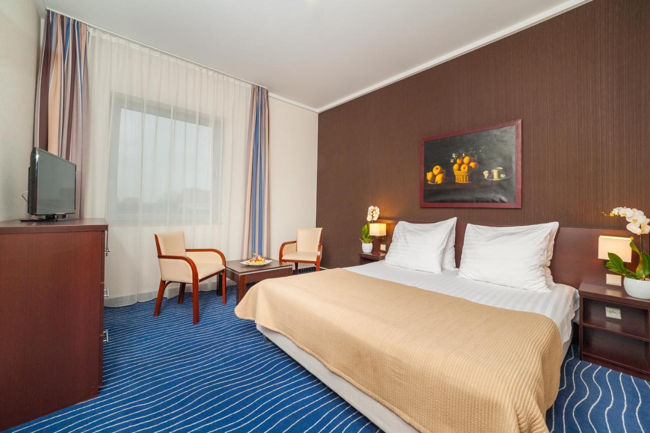 Express Krakow Hotel Buitenkant foto
