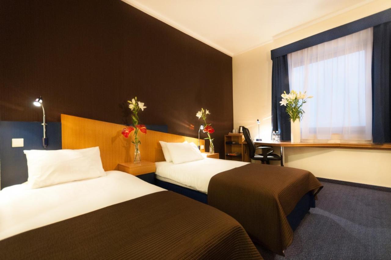 Express Krakow Hotel Buitenkant foto