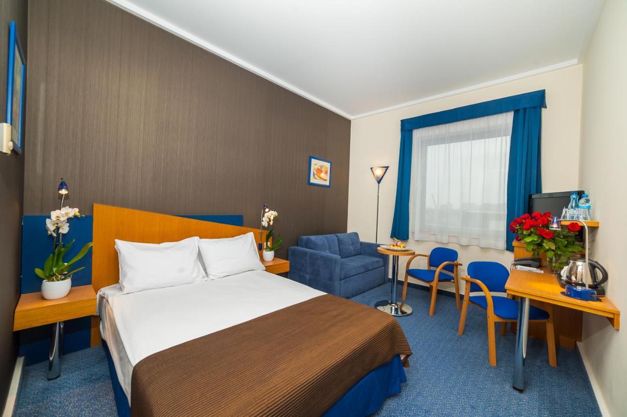 Express Krakow Hotel Buitenkant foto